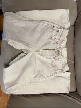 Levi's Straight Leg Jeans in Light Cream